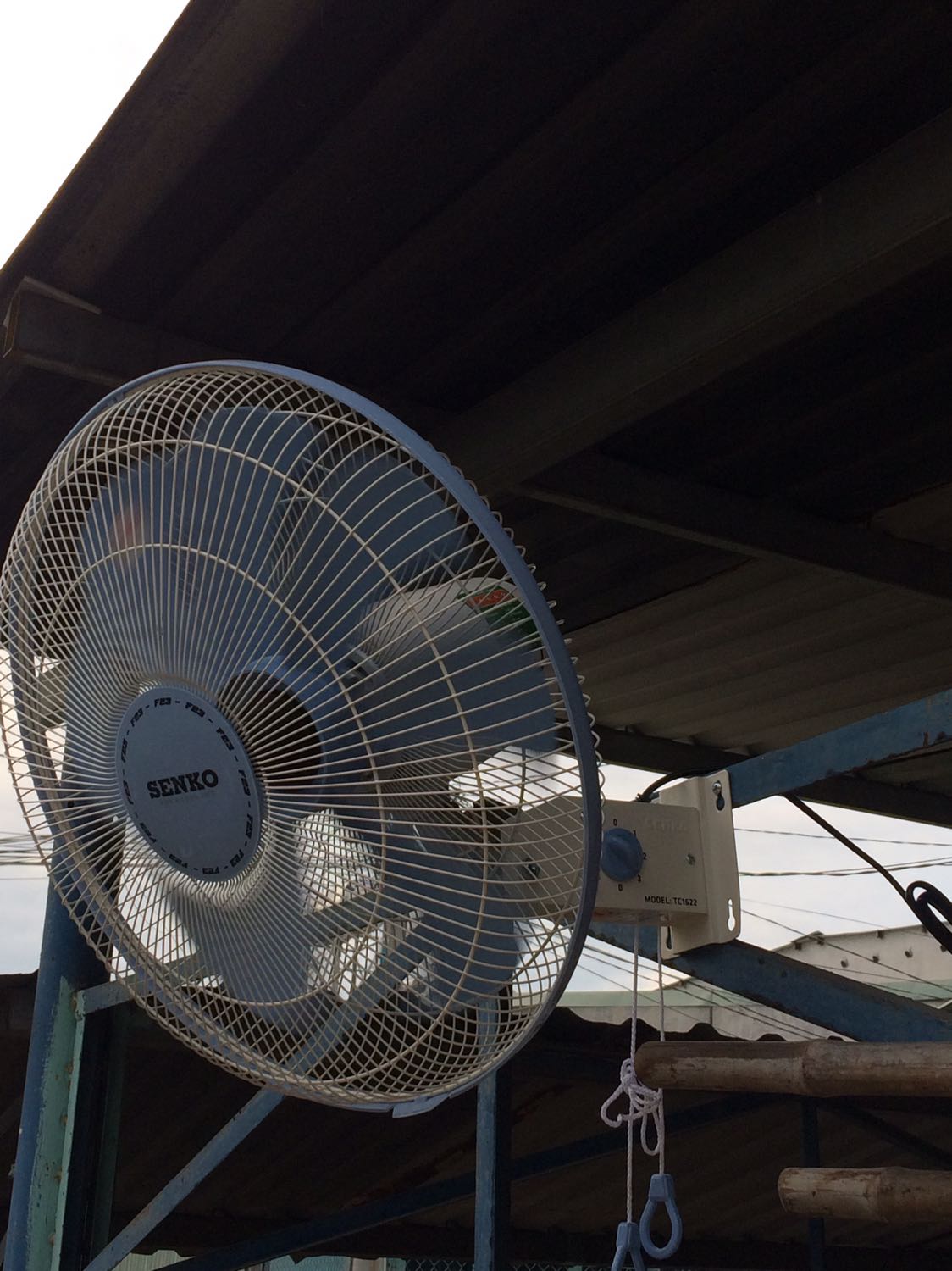 Sp chưa qua sử dụng. Nhưng bảo quản ko được tốt. Tới tay người dùng trầy xước nhiều. Ko ah hưởng nhiều bt tầm 1củ trở lên sẽ trả hoặc đổi lại. 320k cũng ko là quan trọng quá vđề. Sp chưa qua sử dụng. Nhưng bảo quản ko được tốt. Tới tay người dùng trầy xước nhiều. Ko ah hưởng nhiều bt tầm 1củ trở lên sẽ trả hoặc đổi lại. 320k cũng ko là quan trọng quá vđề.