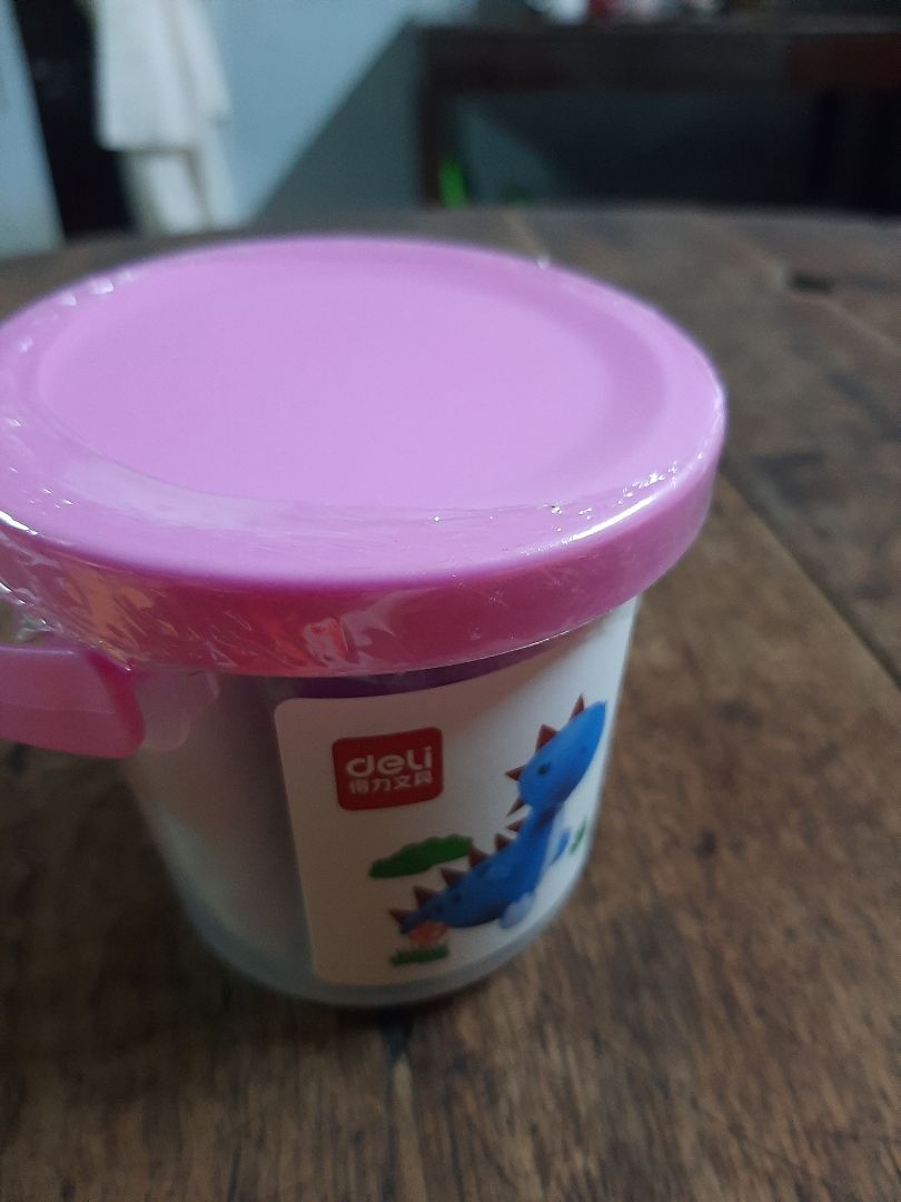 nhỏ gọn... chưa chơi thử cùng bé nên chưa biết màu có mềm hay k... nhưng thấy đất màu và bộ dụng cụ có đầy đủ như mô tả nhỏ gọn... chưa chơi thử cùng bé nên chưa biết màu có mềm hay k... nhưng thấy đất màu và bộ dụng cụ có đầy đủ như mô tả