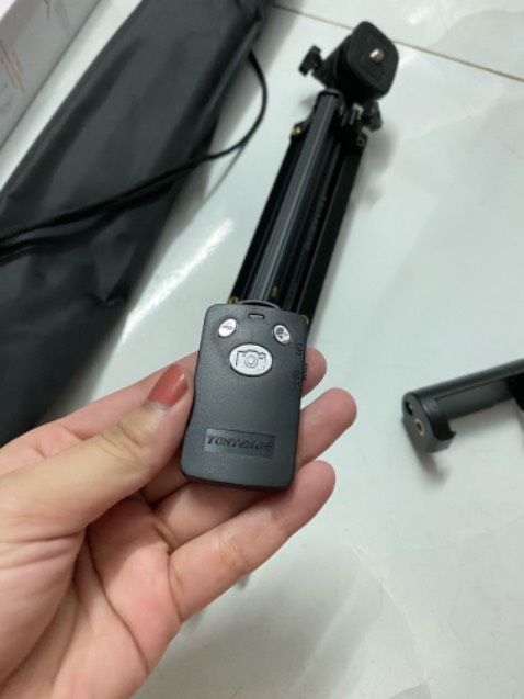 Sản phẩm ổn áp, cứ sợ nó mong manh không đứng vững được nhưng mà đặt về rất ok, gọn nhẹ phù hợp mang đi du lịch