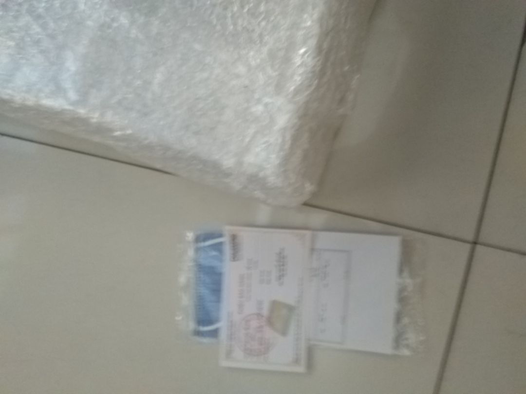 Đóng gói kín mít luôn. Nhìn cân đẹp đẽ lắm. Xài tốt. Mới nhận hàng hôm nay nên không biết có bền không.