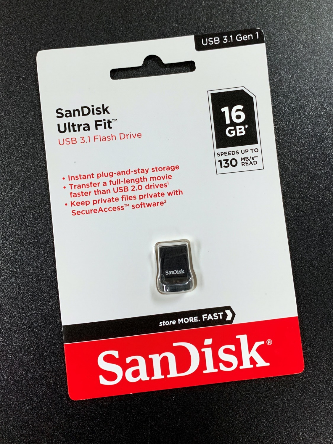 Hàng chính hãng do FPT phân phối, nguyên tem nem phong và tem bảo hành với ngày xuất kho T1/2021 (mua 15/3). Mới dùng 2 hôm cũng chưa nhiều nhưng cơ bản thấy chất lượng ok, tốc độ copy ổn định.
Tiki hẹn giao ngày 17/3 nhưng 18 mới nhận được hàng, ko phải vấn đề lớn vì mình cũng chẳng vội, nhưng nên có thông báo qua web hoặc app thì tốt hơn.