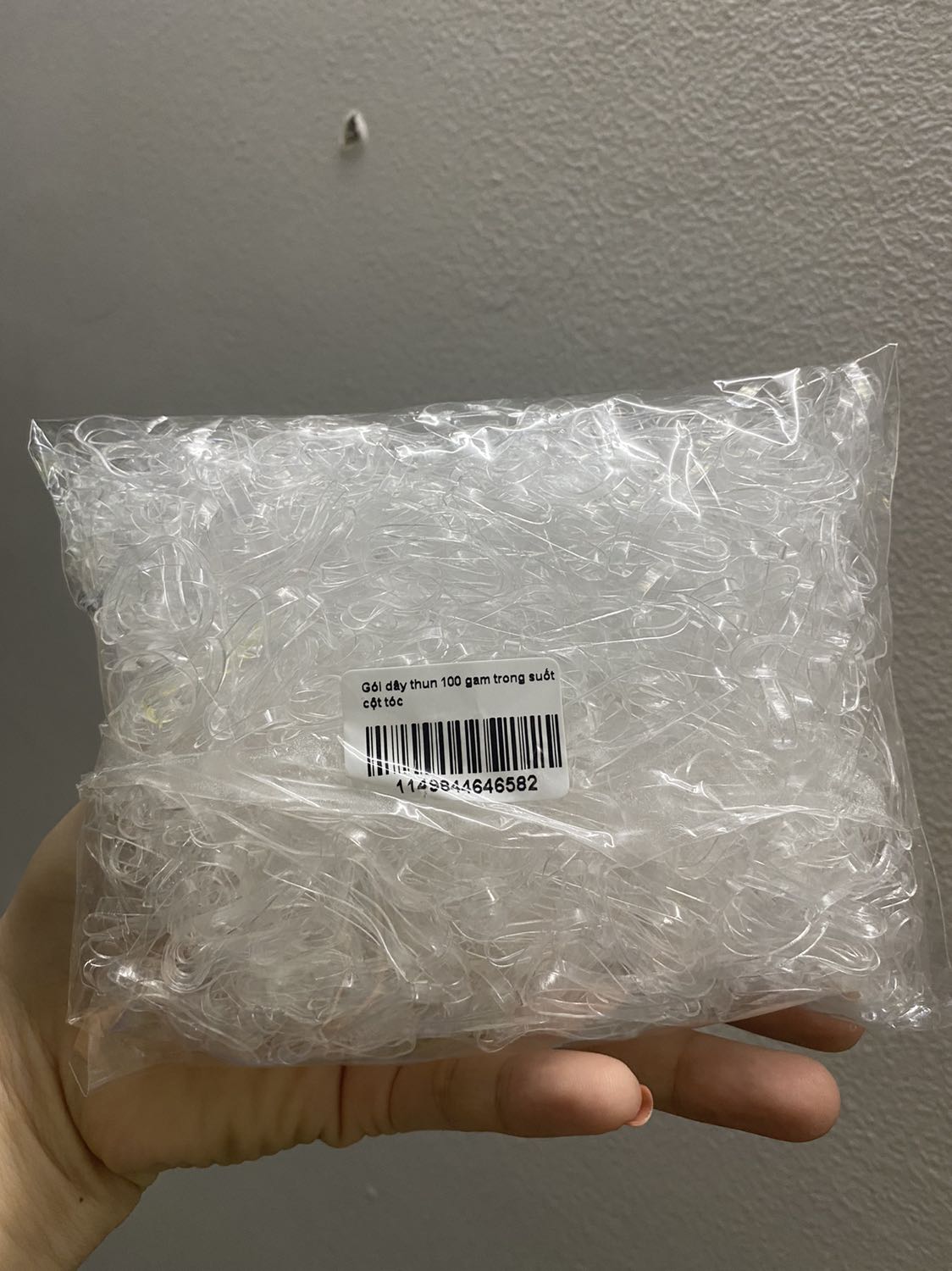 Thic màu cộng dây trong suốt vầy . Đẹp sang. Đóng gói đẹp giao nhanh