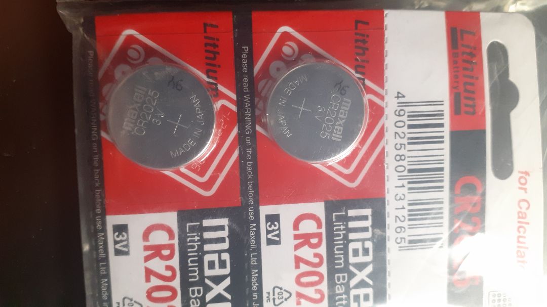 pin đúng chuẩn, đút vào cái khe pin trên cái remote sony vừa khít. Lần trước mua nhầm loại 2032 nên ko nhét vừa. Có ký tự 9y được in kim trên thân pin. sài được 9 năm ư?