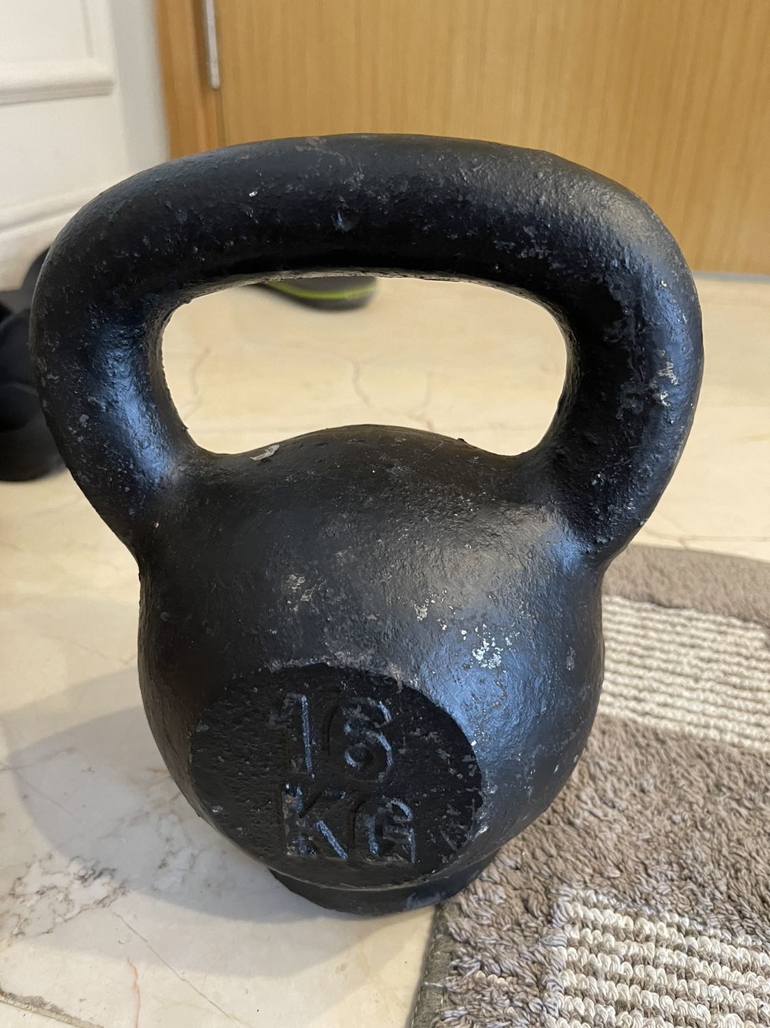 Chất lượng quá tệ, mình chờ hơn 2 tháng, nhận về là 2 cục tạ xước lên xước xuống