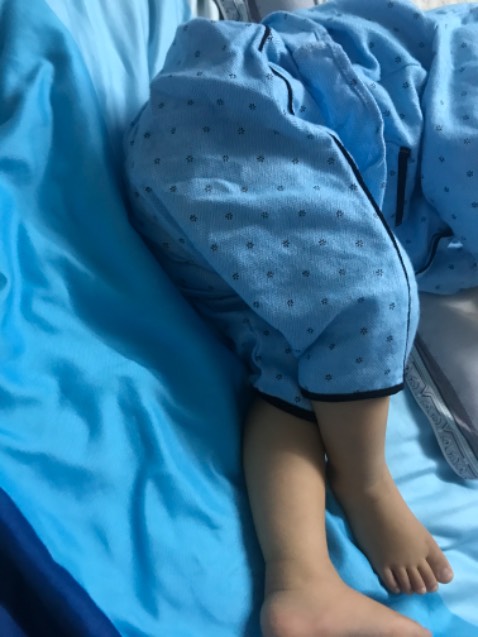 Vải dày dặn, đường may đều đẹp.. mua sale quá hời luôn nên mình mua hẳn 2 bộ