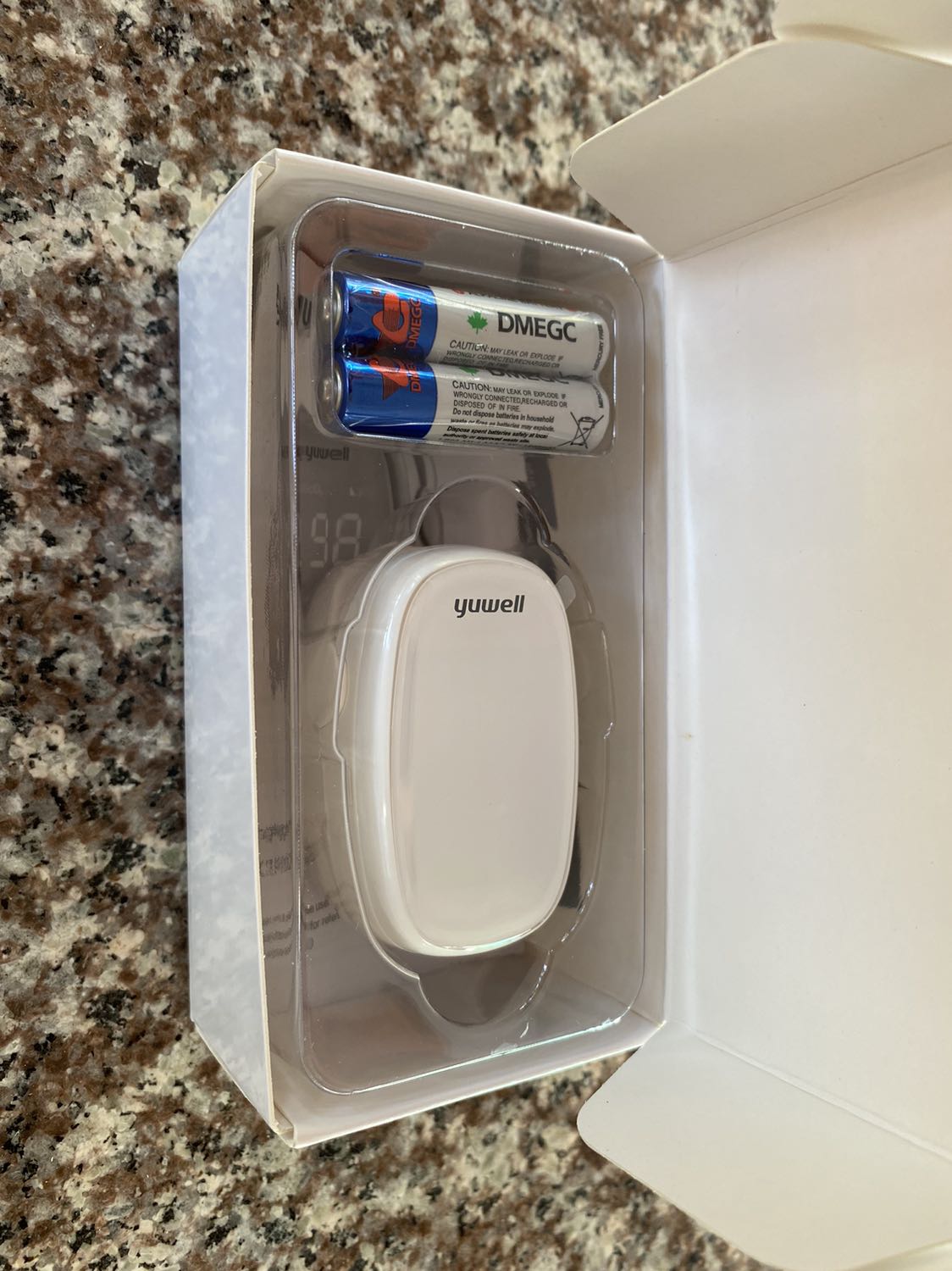 Có sách hướng dẫn bắng tiếng Việt chi tiết, giao hàng nhanh hơn dự kiến