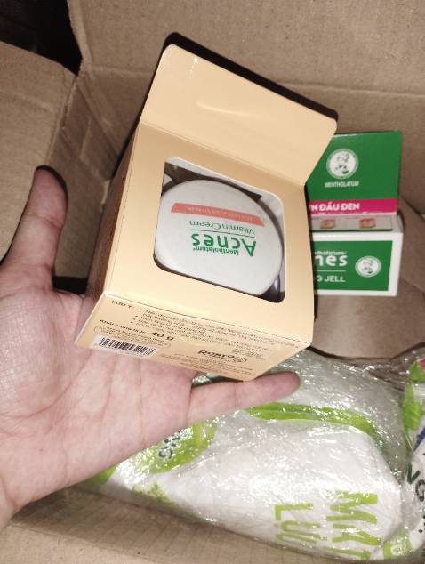 Đã sài kem rửa mặt và gel trong compo vitamin acnes vitamin cream. Hiệu quả mờ sẹo giảm thâm có hiệu quả, giờ thêm cái này chắc sẽ càng thêm phát huy công dụng của sp.