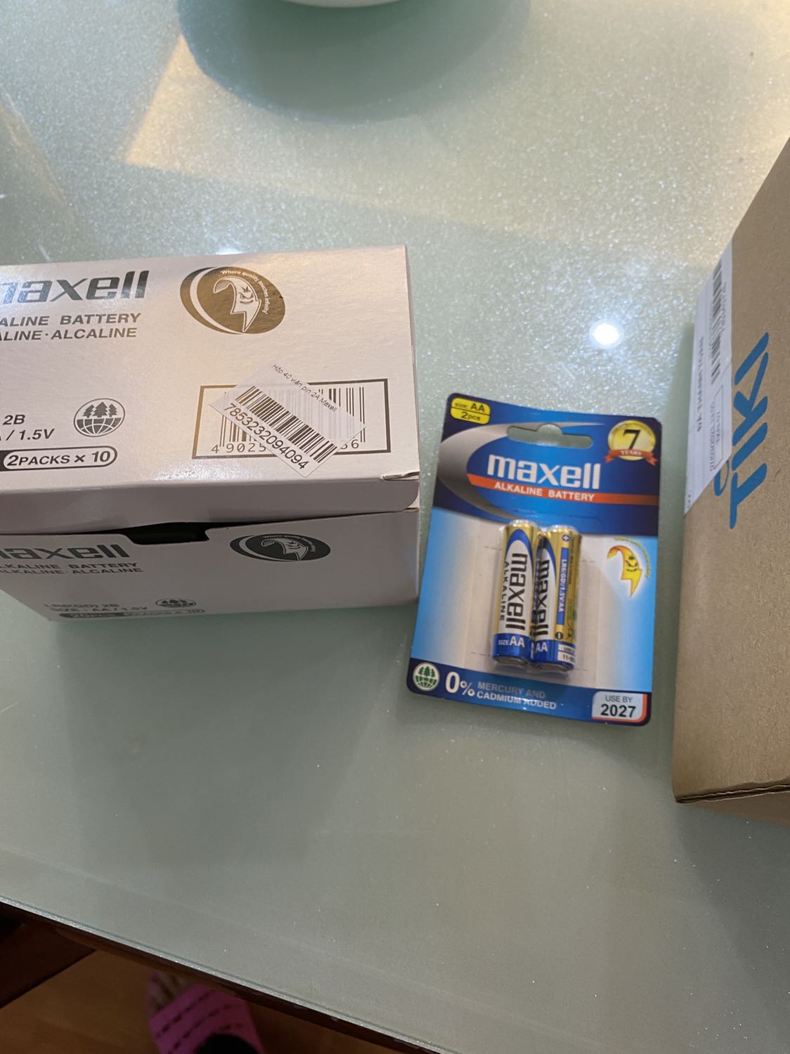 Rất không hài lòng khi đăng là 40v pin 2A nhưng giao lại là 10 vỉ mỗi vỉ 2v , tổng cộng giao có 10 viên. Gửi khiếu nại lên . Tiki đồng ý nhận lại, nói mình có thể đặt lại nhưng khi giao lại lần 2 vẫn tiếp tục chỉ giao 20v. Như thế là sao? Người đóng hàng ko phân biệt được số 20 và số 40 à? Làm vừa mất thời gian vừa bực mình. Đề nghị Tiki xem lại và hoàn trả giúp tôi 2 đơn 406503049 và 735341726