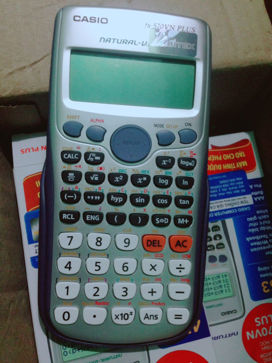 Sản phẩm rất tốt, chính xác là hàng thật còn được tặng kèm lịch nữa quá tuyệt vờiiiiii. Giao hàng rấttt rấttt nhanh giá cả rẻ hơn ngoài thị trường nhiều lắm. Cảm ơn TiKi. Mới đầu đặt cũng thấy sợ mà khi nhan hàng thì cảm thấy rất an tâm tuyệt đối.