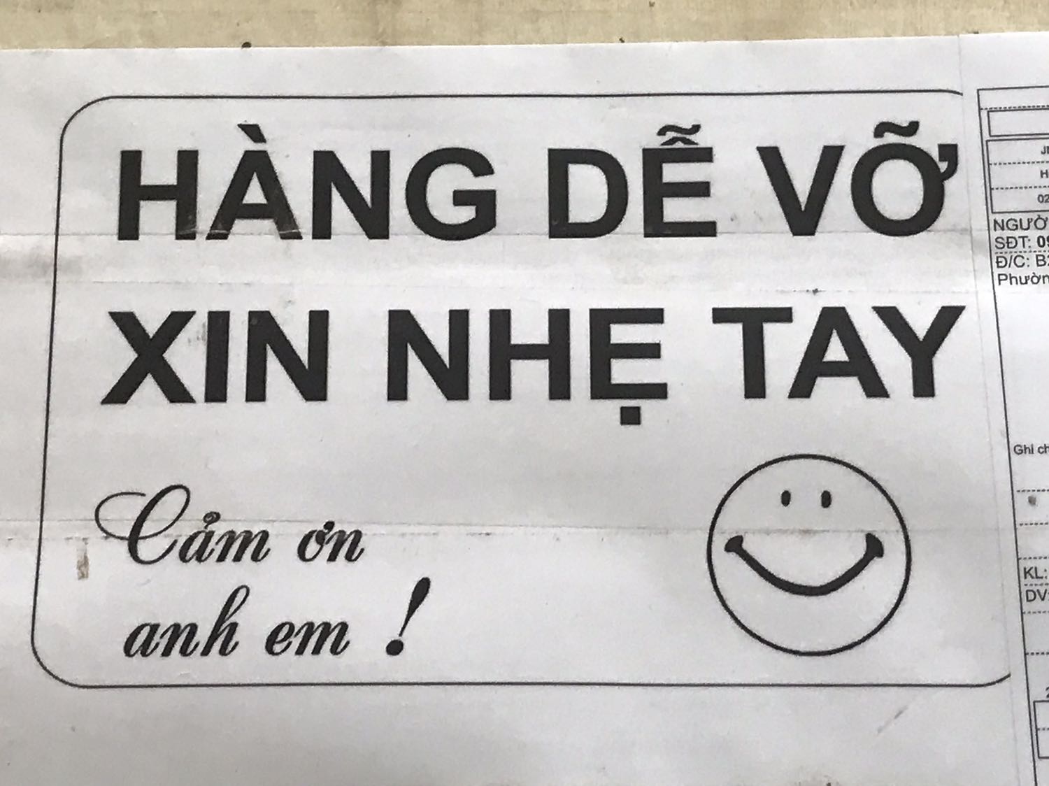 Sản phẩm rất đẹp. Shop đóng gói cẩn thận, ghi chú rõ ràng cho bên vận chuyển.