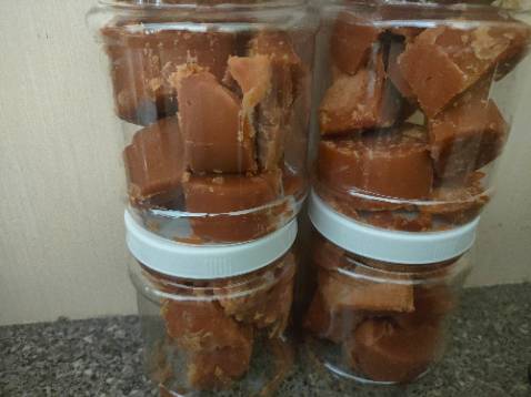 Cơm bò chia ra đc 4 hủ , chưa nấu thử nên ko biết đc , đường thốt nốt ra sao , nếu sử dụng ngon lần sau sẽ ủng hộ shop