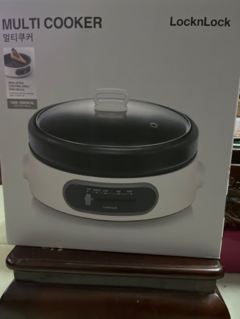 hộp bọc cẩn thận, tuy nhiên đang ghi địa chỉ đến là một người khác; không biết có phải hàng đổi không? Nên tạm thời tôi chưa đánh giá, sử dụng thử xong sẽ đánh giá