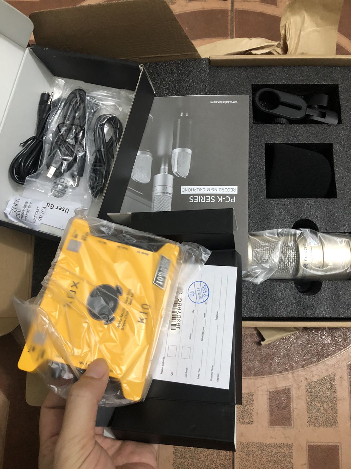 Shop giao thiếu hàng. Đăng bài 1 kiểu giao hàng 1 kiểu. Treo đầu dê bán thịt ***.