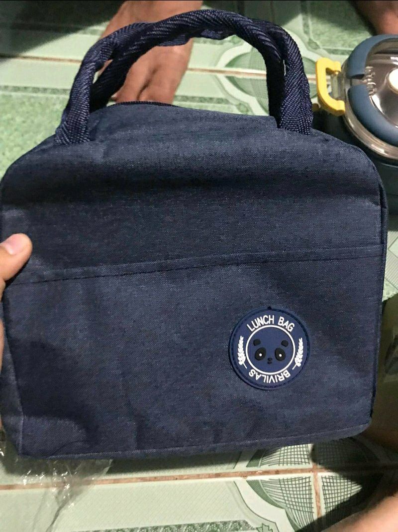 Hộp cơm màu xanh này nhìn ngoài rất đẹp, inox bên trong chuẩn inox nên rất an toàn, có thể tháo rời, dễ vệ sinh. shop đóng gói cẩn thận, giao nhanh, sẽ ủng hộ shop thêm nữa