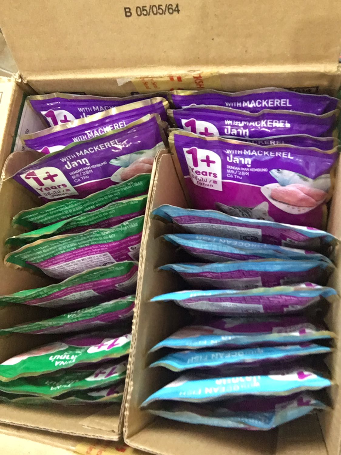 Tôi nhận được thức ăn cho mèo sai, nó là 3 loại thức ăn cho mèo trên 1 tuổi thay vì 2-12 tháng