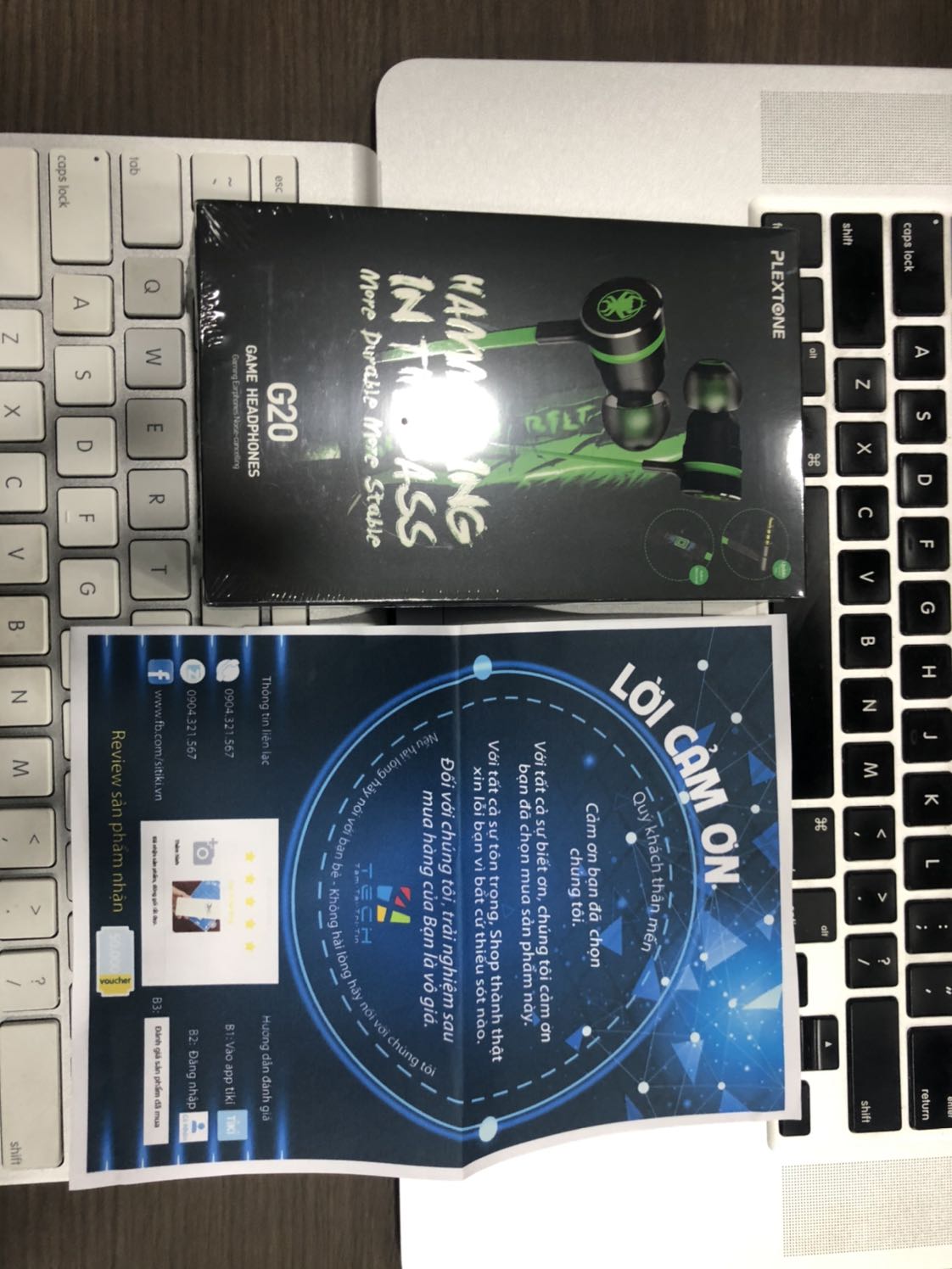 Cảm ơn shop đã tặng voucher 50k. Sản phẩm đc tặng nhiều phụ kiện đi kèm, mình chơi PUBG trên Mobile thì thấy nghe rõ hướng tiếng chân, tiếng súng, mỗi tội chơi gà quá vẫn chết như thường, ae nào chơi PUBG add nick mình ae cùng chiến nha, nick: galen_mam