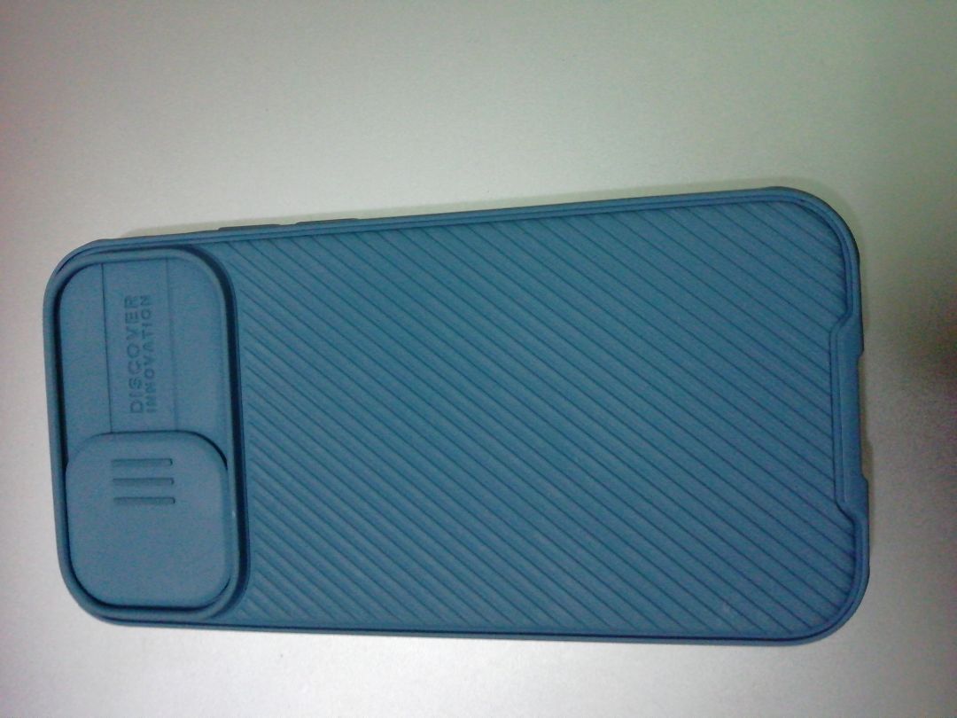 sảm phẩm giống mô tả, vừa khít với điện thoại, cầm chắc tay.