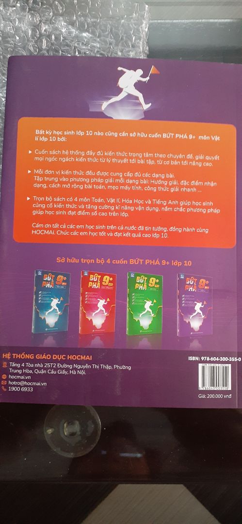 sách giao hàng trước 1 ngày , chất lượng sách tốt , hữu ích cho môn học vật lí