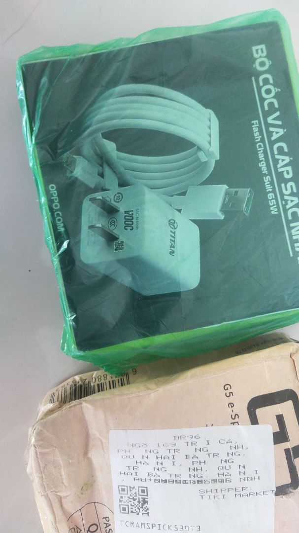 shop làm ăn *** đăng 1 đằng gửi 1 nẻo đả đảo bọn *** đảo tiki mà cx có bọn này 
ko thể chấp nhận đc thà ko đăng còn hơn thế mà tiki cx dám đăng cái loại shop này lên đc nhắc nhờ ae mấy bình luận trc có khả năng là do bọn này cài vào thôi chứ đừng mua sp j của shop này
THẾ MÀ DÁM GHI CHÍNH HÃNG OFFICAL
giấy đóng mà như bỏ hàng kệ khách thà ko giao còn hone mua về rõ tức