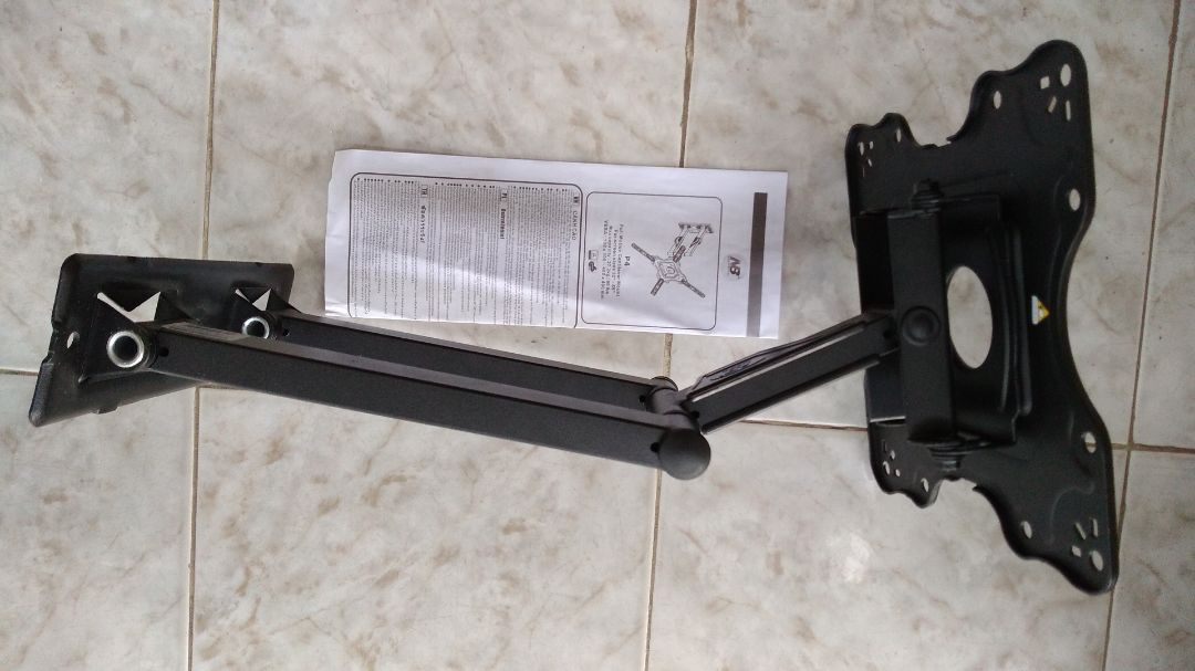 - Hàng được đóng gói cẩn thận, giao hàng đúng hẹn.
- Khung giá treo được làm rất chắc chắn, sơn đen đều cẩn thận. Từng con bu lông được gia công chi tiết tỉ mỉ, mạ kẽm sáng đều gọn. 
- Giá cả rất hợp lý, tôi rất hài lòng về sản phẩm.
- Khâu vận chuyển giao hàng, tôi mong là có thể rút ngắn thời gian, vì trong cùng nội thành Hà Nội mà mất 6-7 ngày giao hàng là hơi lâu.