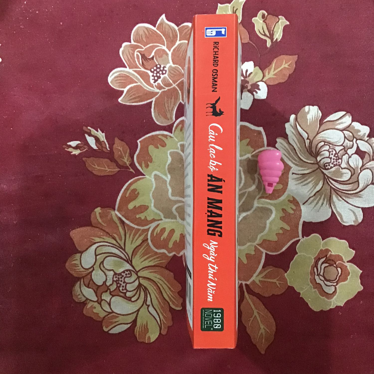 Sách mới,nội dung hay. Mua hôm sale 45% + mã giảm 20k/99k nên mua được với giá yêu thương. Giao hàng siêu nhanh