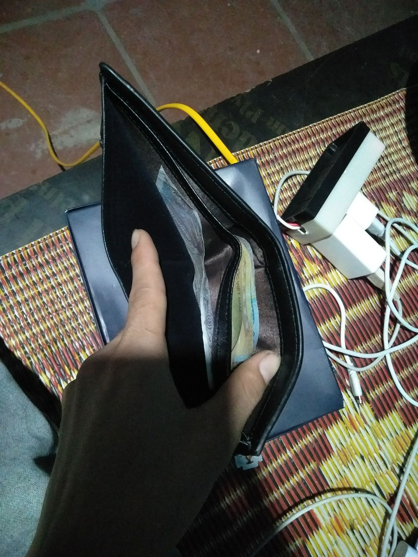 sản phẩm rất ok, phù hợp với giá tiền, giao hàng nhanh. nhưng phải chi có thêm 1 ngăn khóa thì tuyệt