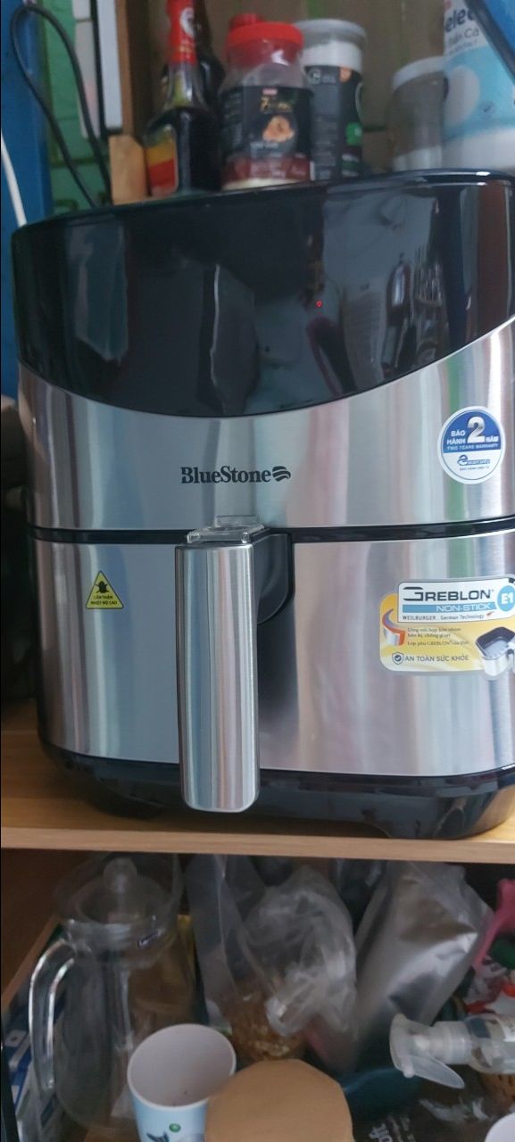 hình thức đẹp, được giảm giá, được quà khuyến mãi. giao hàng thì khỏi phải bàn. gửi 5 6 cái email, tốn 50k gọi tổng đài, thời gian từ lúc đặt đến giao hàng mất 2 tháng đúng mới nhận được. nhân viên giao hàng thân thiện. về chất lượng còn phải *** mới pik dc.