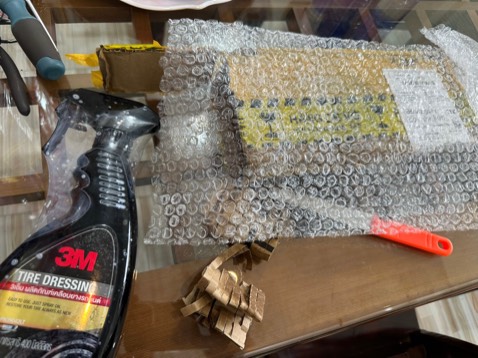 Sản phẩm gửi hôm nay 1/2 mới tới, bị dập bình xì nước dầu ra ngoài, ảnh và video vừa khui!