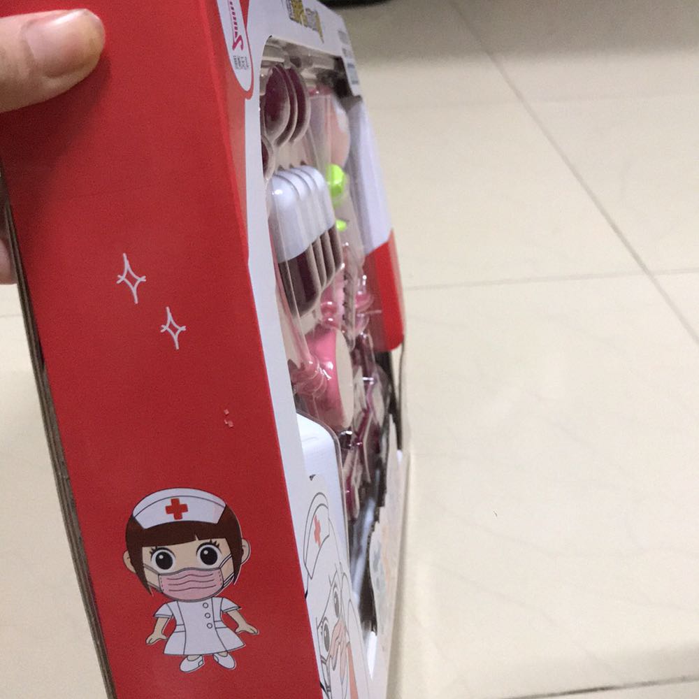 Shop giao nhầm mẫu nhưng đã gọi xử lý nhanh chóng hợp lý. Chứng tỏ dịch vụ cũng khá tốt. Bộ này cũng đẹp con m thích