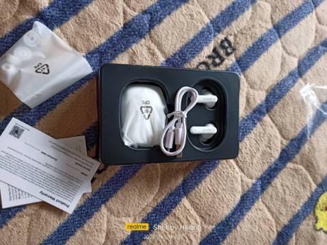 Shop giao hàng nhanh đóng gói cẩn thận tai nghe dùng ổn kết nối dễ dàng xinh