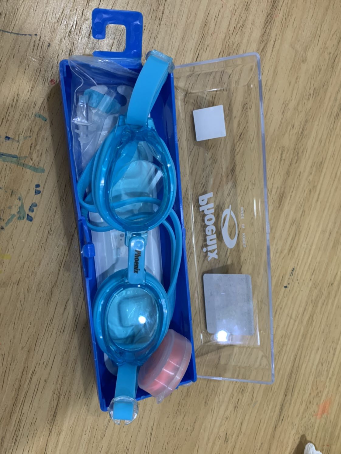 Kính đẹp, giao hàng nhanh. Chờ xài nếu ko vô nước thì ok