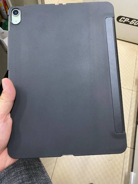 Sản phẩm không đúng như mô tả, mình đặt ipad air 4 2020 mà lại ship ipad pro 11. chán không muôn đổi lại vứt cho nhanh. từ lúc về tay Shoppee càng ngày càng nát. h mua những đồ giá tầm 200k trở lên là mất phí hết rồi. quá chán