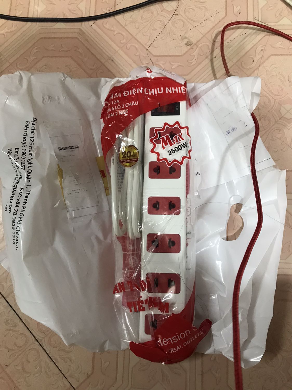 Mua 2 ổ cắm mà nhận dc 1 ổ.