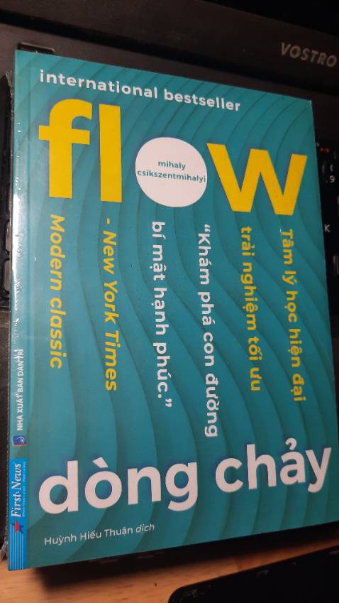 Quyển sách này thì quá nổi tiếng của tác giả Mikhaly rồi. Các bạn muốn hiểu biết hơn về sự tập trung và làm việc hiệu quả thì nghiên cứu quyển này để có cuộc sống hạnh phúc nhé. Fahasa giao nhanh, đóng gói cẩn thận còn bọc nguyên seal.