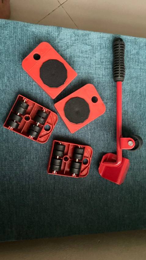 Mình vừa nhận đc hàng, bộ dụng cụ cũng chắc chắn. Bánh xe chạy cũng mượt, hàng đẹp, chất lượng tốt