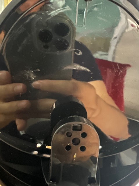 Sản phẩm trầy xướt bụi bẩn, nhìn như máy cũ ko xứng với giá tiền