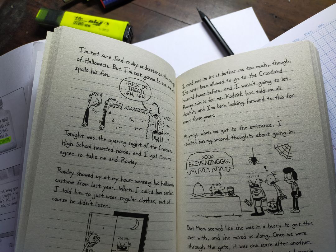 sách đọc dễ hiểu, giấy mình thấy ổn không quá mỏng như các bình luận khác nói. Có hình minh hoạ rất sinh động làm mình rất thích thú khi đọc sách đọc dễ hiểu, giấy mình thấy ổn không quá mỏng như các bình luận khác nói. Có hình minh hoạ rất sinh động làm mình rất thích thú khi đọc