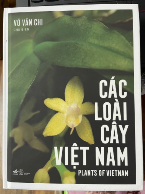 Thất vọng vì quyển sách trông đẹp như vậy nhưng lại được biên soạn rất tệ, mô tả chung chung sơ sài, hình ảnh đơn điệu, sách mô tả cây nhưng hình ảnh chỉ tập trung vào hoa của cây. Sách muốn nhắm vào người trẻ nhưng lại biên soạn theo kiểu cũ.
