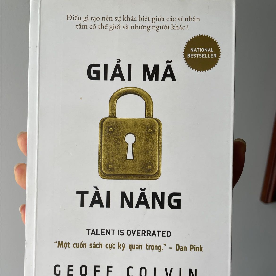 Sách đẹp. Giao hàng nhanh. Nội dung rất thú vị về năng lực của con người để chinh phục những đỉnh cao mới. Tất cả là do rèn luyện, kỷ luật và sự bền bỉ không ngừng nghỉ. Tôi chắc chắn sẽ giữ quyển sách này để những đứa trẻ của tôi được đọc và hiểu hình mẫu thực sự của tài năng.