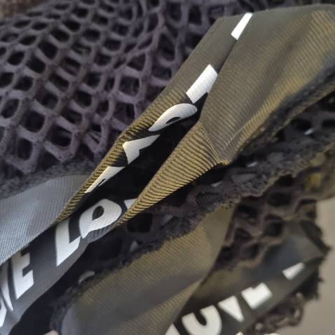 Mua ren trắng mà shop gửi ren đen