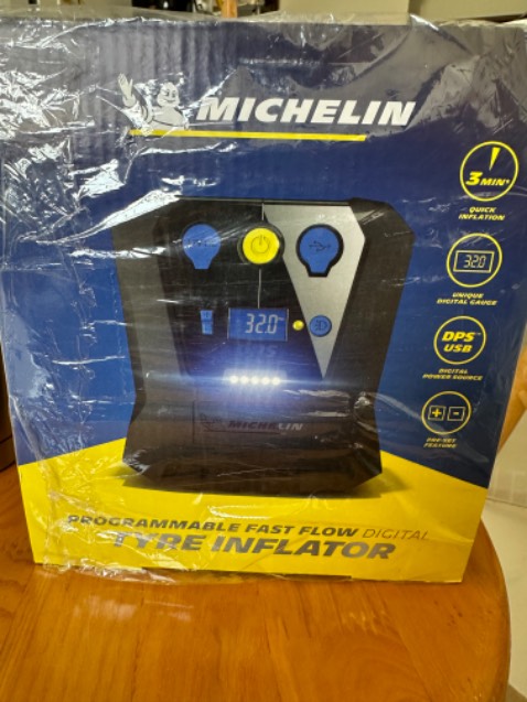 Mới đem xuống bơm thử, bơm khá nhanh. Đóng gói đẹp đẽ, ngưng khi đủ áp suất lốp.