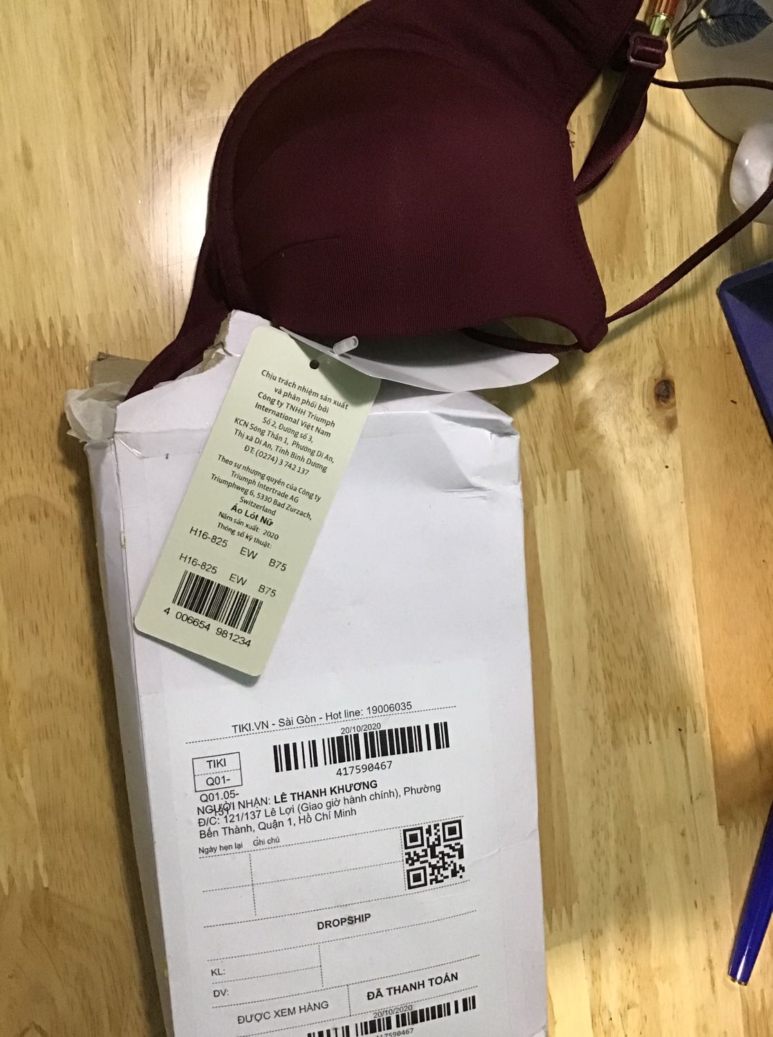 Giao sai đơn hàng. Mình đặt 2 cái thì chỉ giao một, mình đặt màu da thì lại giao màu đỏ đô, mình đặt B80 thì lại giao B75, cả kiểu mẫu cũng sai luôn. Đề nghị Tiki và shop kiểm tra lại đơn hàng và có chính sách đổi trả phù hợp.