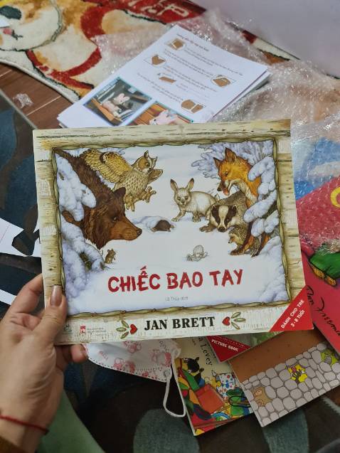 Sách đẹp, in sắc nét. Câu chuyện thú vị thu hút.