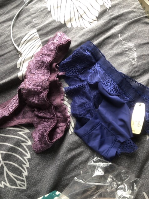 Shop giao sản phẩm không đúng đơn đặt hàng. Đây ko phải là sp quần su đúc set 5 quần. Đề nghị giao lại Shop giao sản phẩm không đúng đơn đặt hàng. Đây ko phải là sp quần su đúc set 5 quần. Đề nghị giao lại