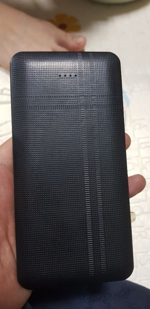 hàng nguyên hộp ko bị méo mó. đã dùng 2 ngày thấy ok. hi vọng độ bền cao