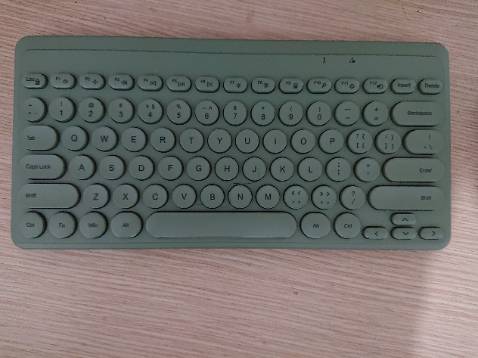 Giá tốt, chuột ko tiếng kêu. Bàn phím gọn nhẹ, gõ tạm ổn