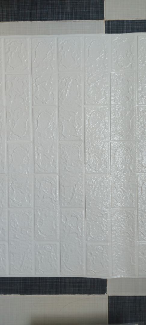 Thông tin sản phẩm là màu trắng nhưng sp nhận được màu trắng đục, dạng trắng sữa đậu nành. Không hài lòng lắm.