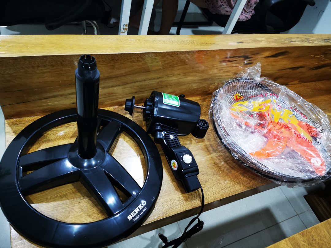 Giao hàng thiếu cái cây inox k biết lắp vào kiểu gì luôn. Mong tiki gửi lại câu inox giúp mình.