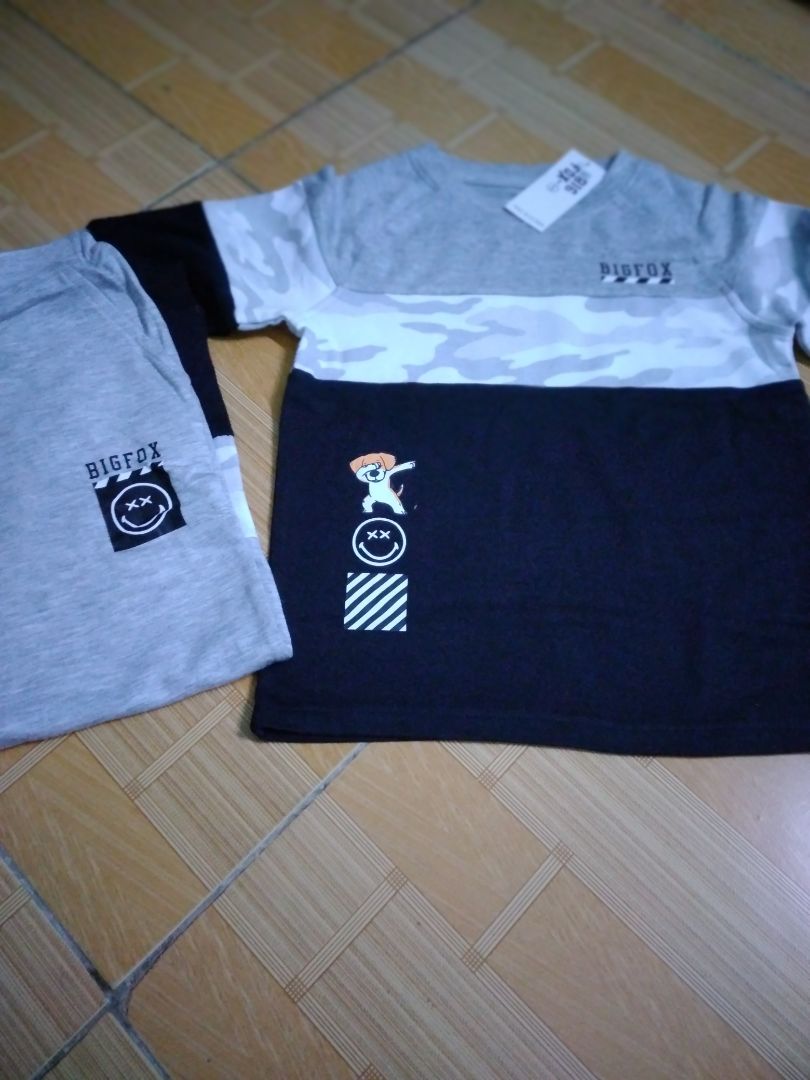 chất vải dày dặn, đường may kỹ và chắc chắn.cách shop phối màu rất đẹp và khỏe khoắn.mình rất ưng ý với sp của shop dù đây là lần đầu mình mua.mình sẽ ủng hộ shop với nhiều sp sắp tới.