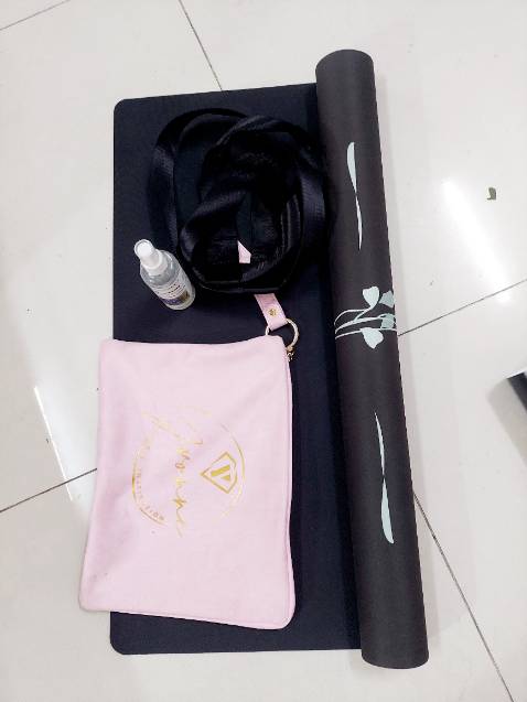 Đóng gói cẩn thận, sản phẩm như mô tả, bám sàn chắc, xxxxxx